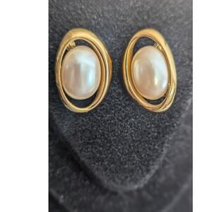 Vintage Monet statement gold tone pearl earrings clip on